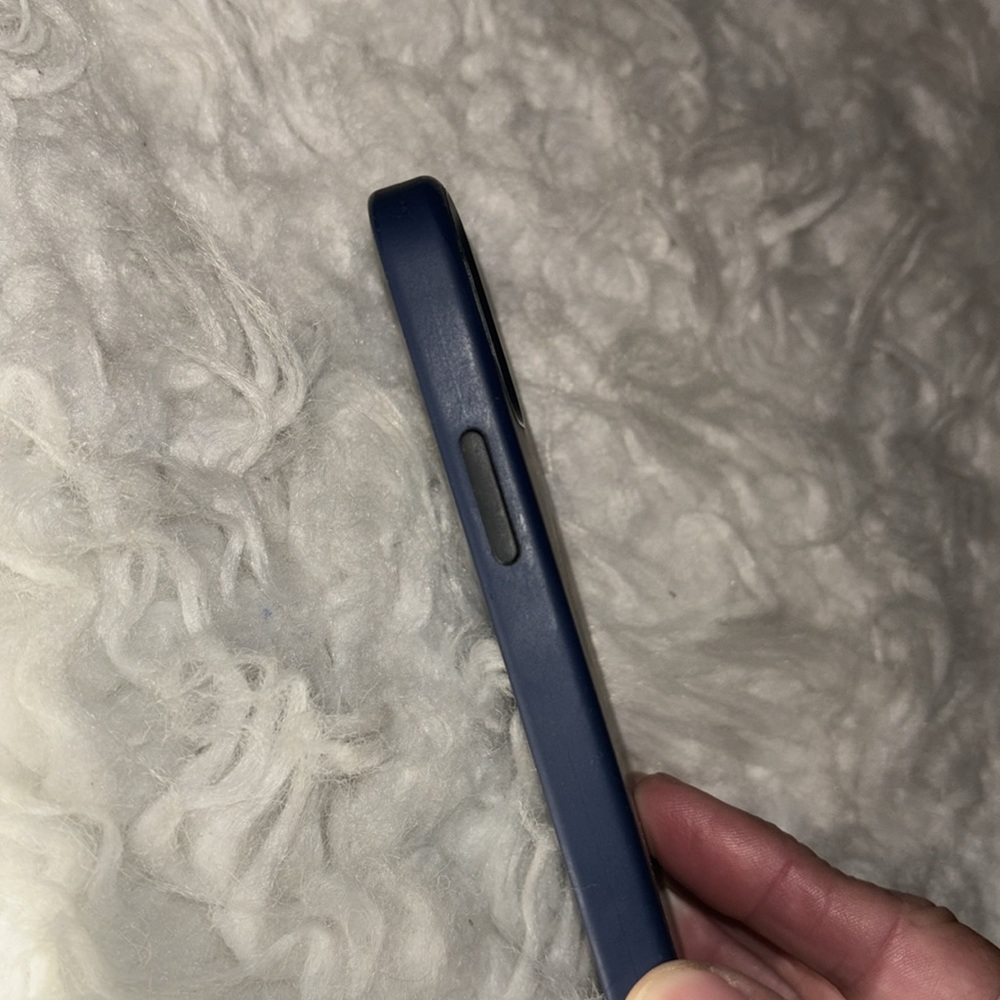 iPhone 12 mini Silicone Case with MagSafe - Deep Navy - Picture 8 of 12